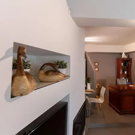 Elpiniki's * 라리사